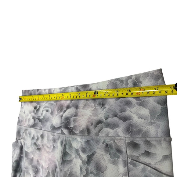Athleta Hi Rise Salutation Stash Tight Floral Motif Sz XL Gray/White Compression - Picture 6 of 12